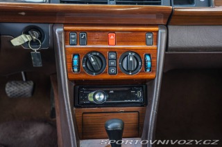 Mercedes-Benz C W124 300 CE 1989