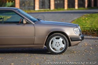 Mercedes-Benz C W124 300 CE 1989