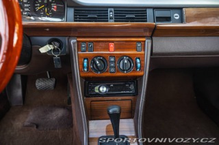 Mercedes-Benz C W124 300 CE 1989