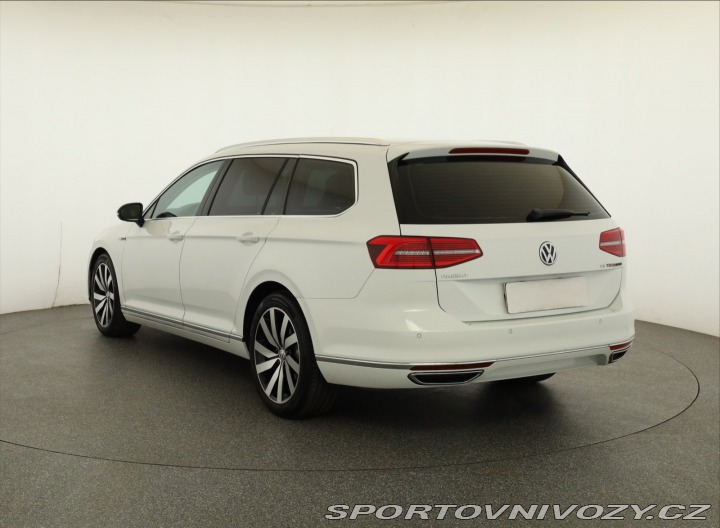 Volkswagen Ostatní modely Passat Highline 2.0 BiTDI 2015