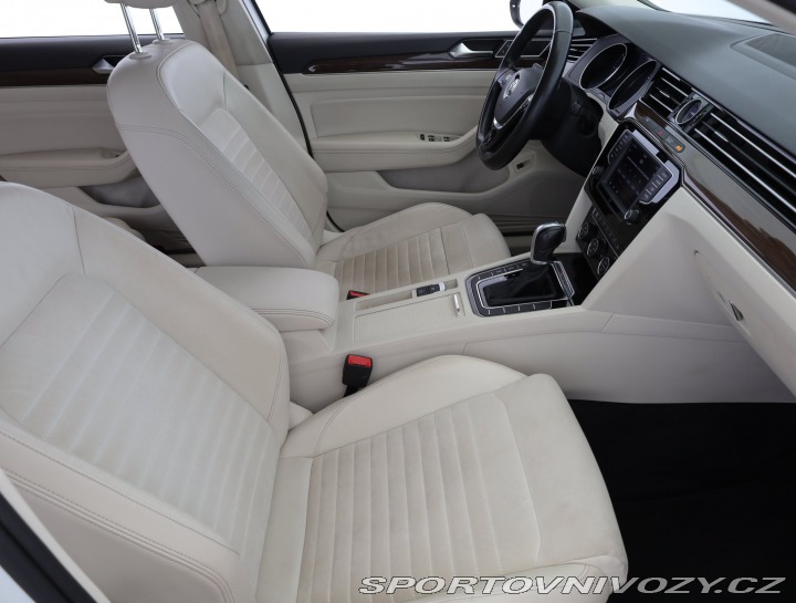 Volkswagen Ostatní modely Passat Highline 2.0 BiTDI 2015