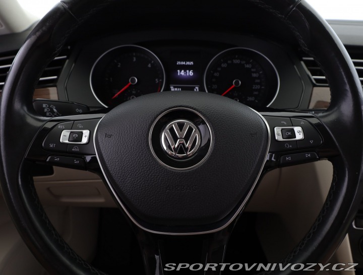 Volkswagen Ostatní modely Passat Highline 2.0 BiTDI 2015