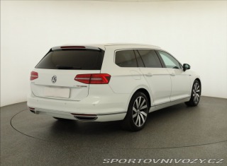 Volkswagen Ostatní modely Passat Highline 2.0 BiTDI 2015