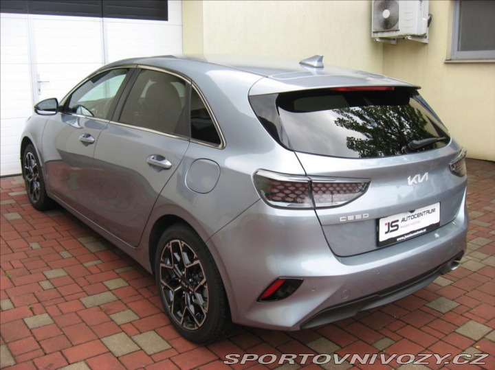 Kia Ostatní modely Ceed 1,5 T-GDI 160PS Edice 30 2024