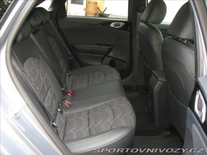 Kia Ostatní modely Ceed 1,5 T-GDI 160PS Edice 30 2024