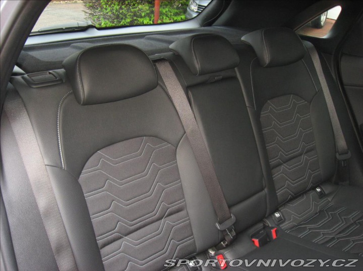 Kia Ostatní modely Ceed 1,5 T-GDI 160PS Edice 30 2024