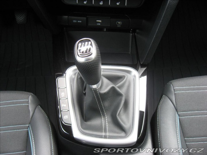 Kia Ostatní modely Ceed 1,5 T-GDI 160PS Edice 30 2024
