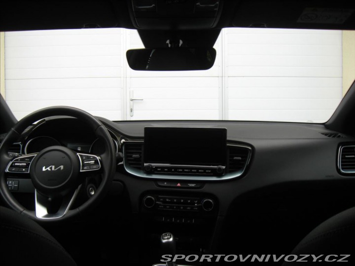 Kia Ostatní modely Ceed 1,5 T-GDI 160PS Edice 30 2024