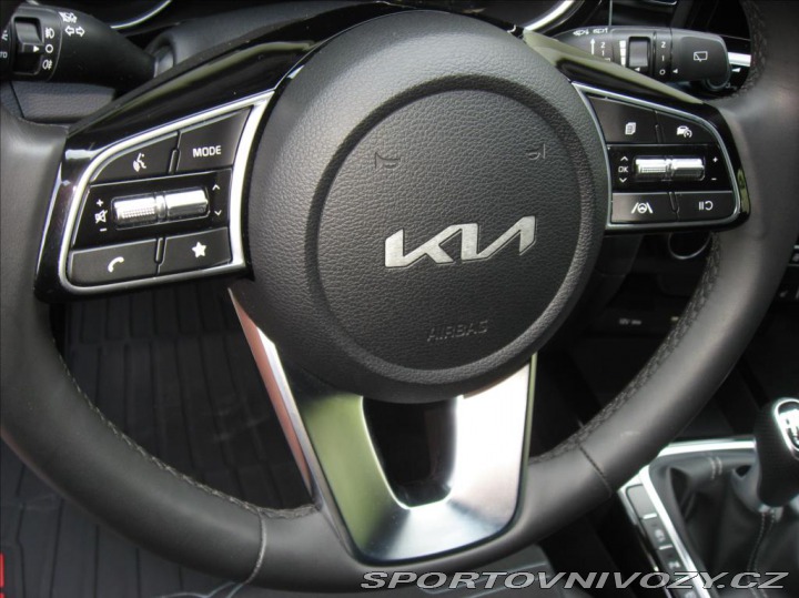 Kia Ostatní modely Ceed 1,5 T-GDI 160PS Edice 30 2024