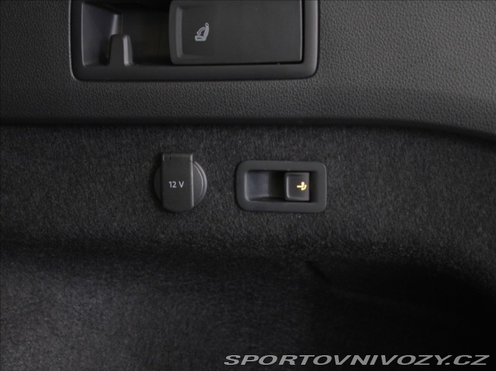 Volkswagen Ostatní modely Passat 2,0 TDi 147kW 4M R-line I 2025