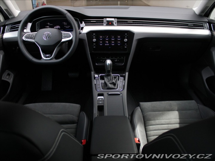 Volkswagen Ostatní modely Passat 2,0 TDi 147kW 4M R-line I 2025