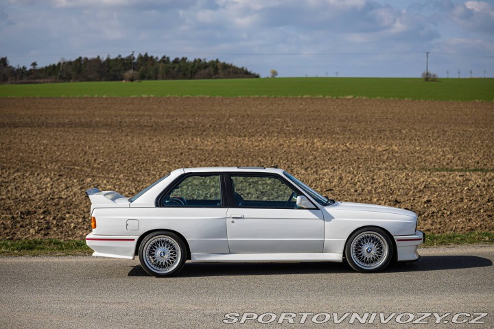 BMW M3 E30 M3 1987
