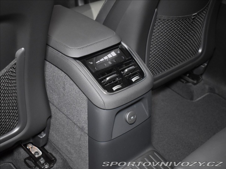 Volvo Ostatní modely XC90 2,0 T8 AWD Plus Bright P 2025