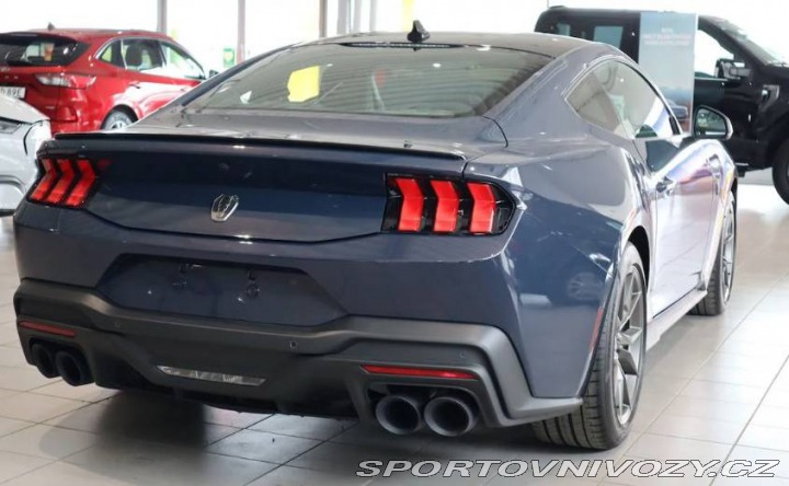 Ford Mustang V8 Dark Horse 2024