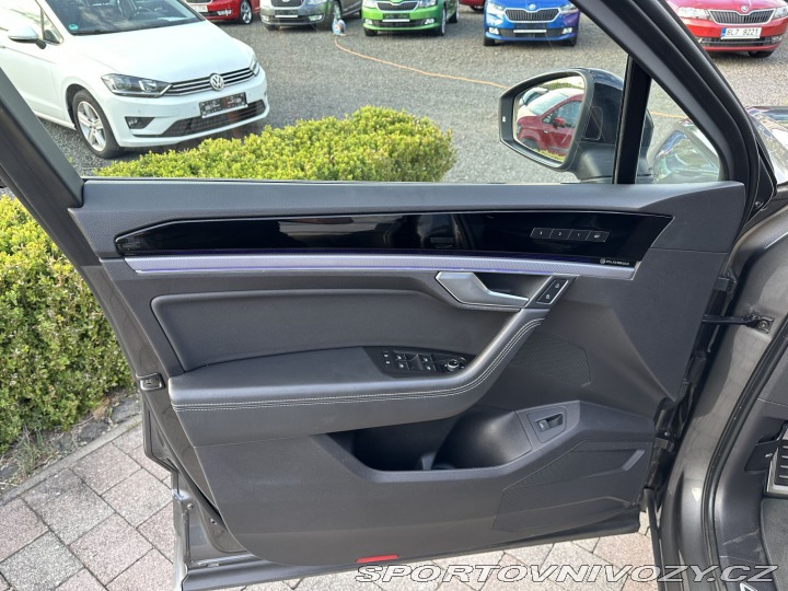 Volkswagen Ostatní modely Touareg 4,0TDI 310kw R-Line TAŽNÉ 2019