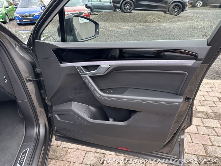 Volkswagen Ostatní modely Touareg 4,0TDI 310kw R-Line TAŽNÉ 2019