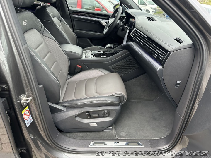 Volkswagen Ostatní modely Touareg 4,0TDI 310kw R-Line TAŽNÉ 2019