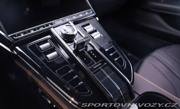 Ostatní značky Ostatní modely Aston Martin Vantage 2025