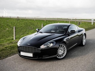  Aston Martin DB9 5.9 V12