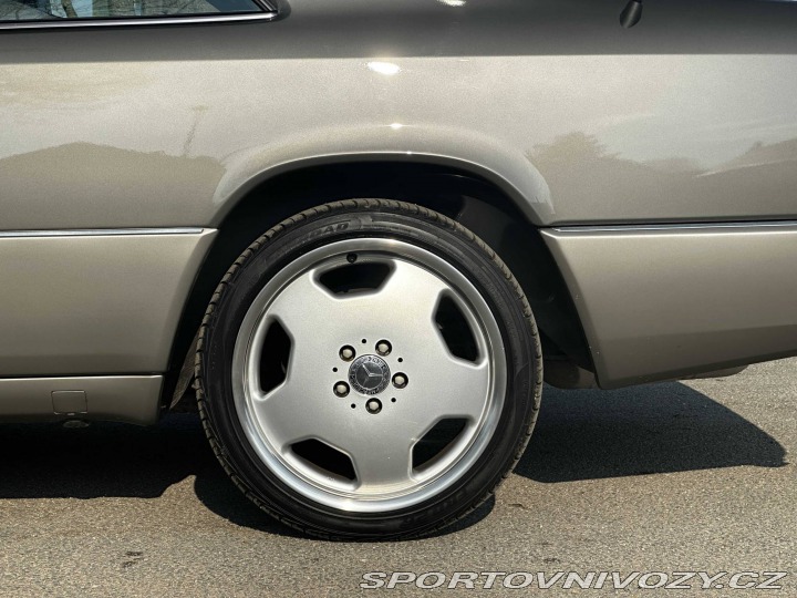 Mercedes-Benz C 300CE W124 1989