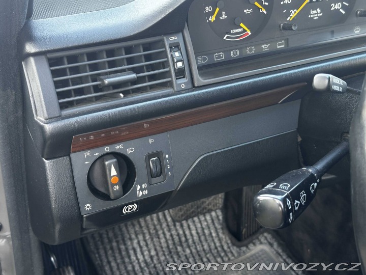 Mercedes-Benz C 300CE W124 1989