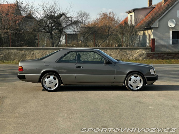 Mercedes-Benz C 300CE W124 1989