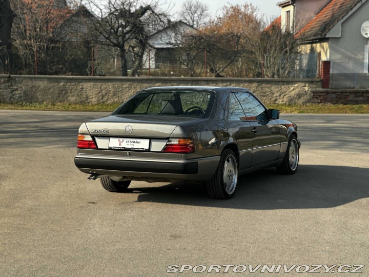 Mercedes-Benz C 300CE W124 1989