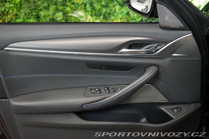 BMW 5 M550ix 390kW H/K Tažné 36 2021