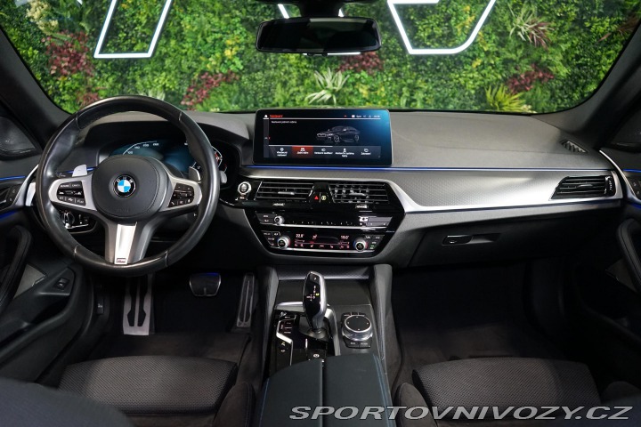 BMW 5 M550ix 390kW H/K Tažné 36 2021