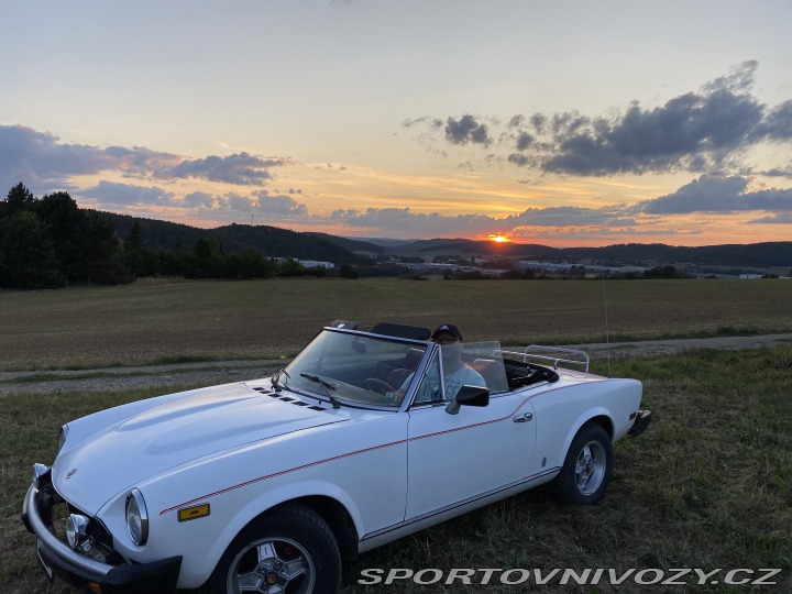 Fiat 124 Spider 2,0 / 77 Kw 1977