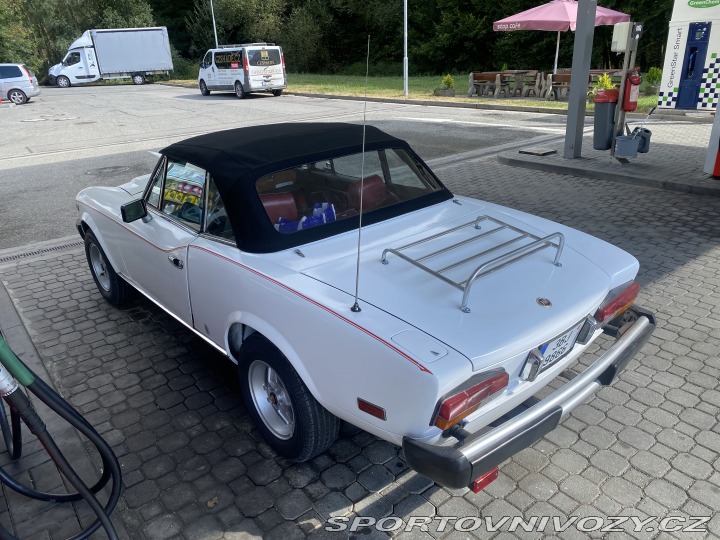 Fiat 124 Spider 2,0 / 77 Kw 1977