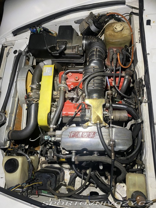 Fiat 124 Spider 2,0 / 77 Kw 1977