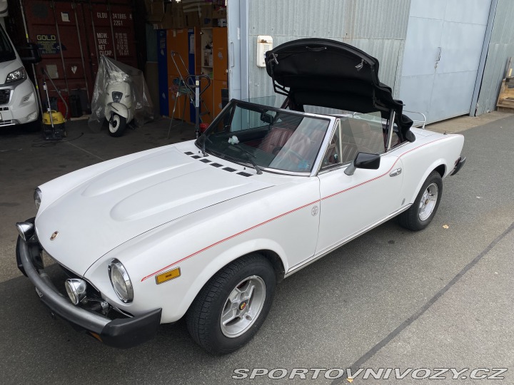 Fiat 124 Spider 2,0 / 77 Kw 1977