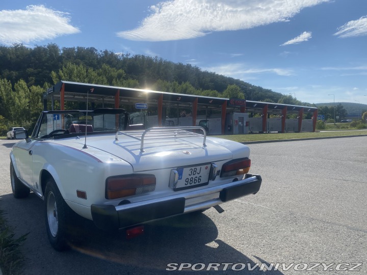 Fiat 124 Spider 2,0 / 77 Kw 1977