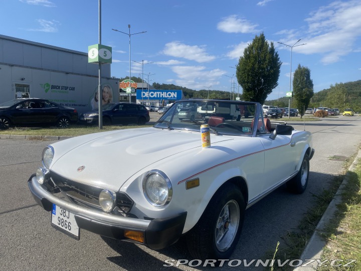 Fiat 124 Spider 2,0 aut 1977