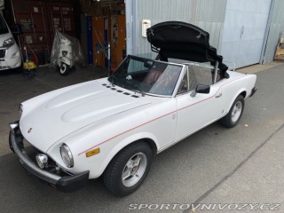Fiat 124 Spider 2,0 / 77 Kw 1977
