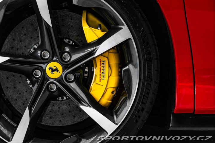 Ferrari SF90 Lift, kamera 1800