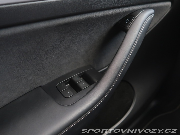 Tesla Model Y Long Range AWD 75kWh 2021