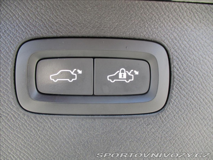 Volvo Ostatní modely XC90 2,0 T8 AWD Drive-E L INSC 2016