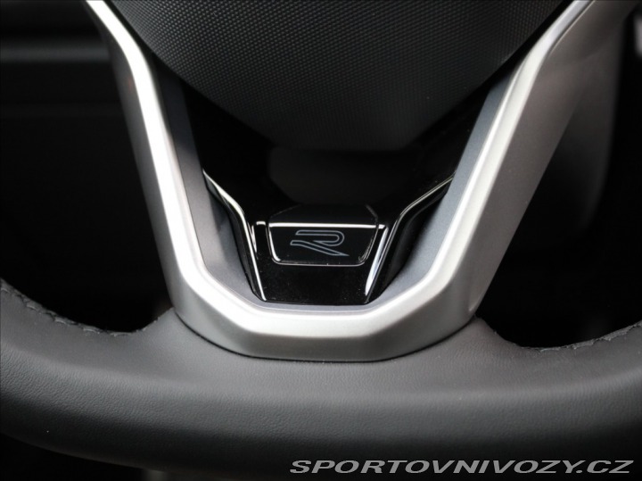 Volkswagen Ostatní modely Passat 2,0 TDi R-Line PANO Tažné 2025