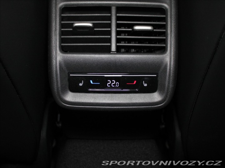 Volkswagen Ostatní modely Passat 2,0 TDi R-Line PANO Tažné 2025