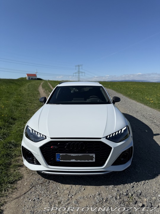 Audi RS4 AVANT 2023