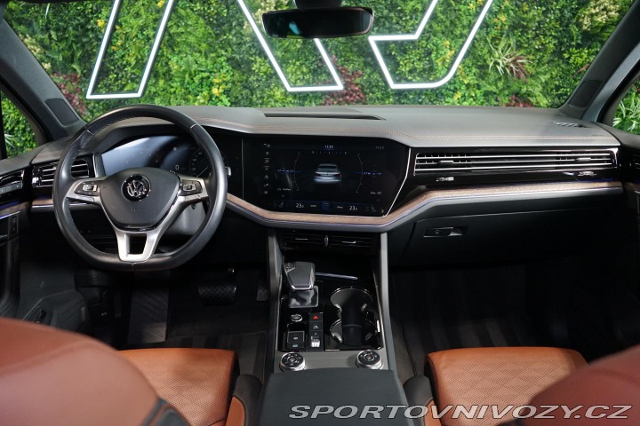 Volkswagen Ostatní modely Touareg 3.0 TSI LED Vzduch HUD 36 2020