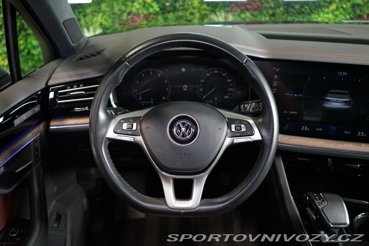 Volkswagen Ostatní modely Touareg 3.0 TSI LED Vzduch HUD 36 2020