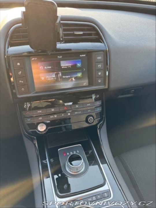 Jaguar XE 2,0 E-PERFORMANCE 163k PR 2015