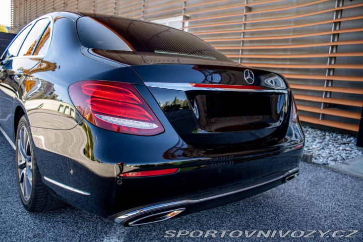 Mercedes-Benz E 400 4MATIC A/T 2017
