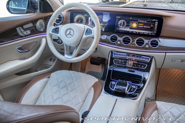 Mercedes-Benz E 400 4MATIC A/T 2017