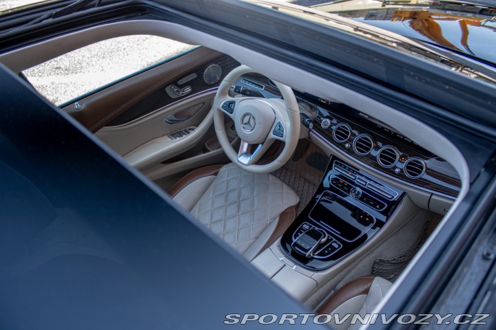 Mercedes-Benz E 400 4MATIC A/T 2017