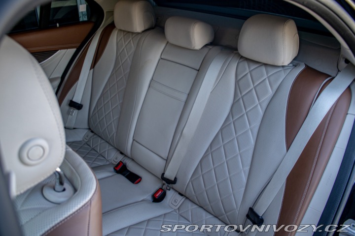 Mercedes-Benz E 400 4MATIC A/T 2017