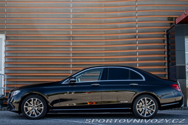 Mercedes-Benz E 400 4MATIC A/T 2017